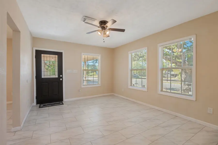 401 E Third Street, Hearne, TX 77859 - Image #2