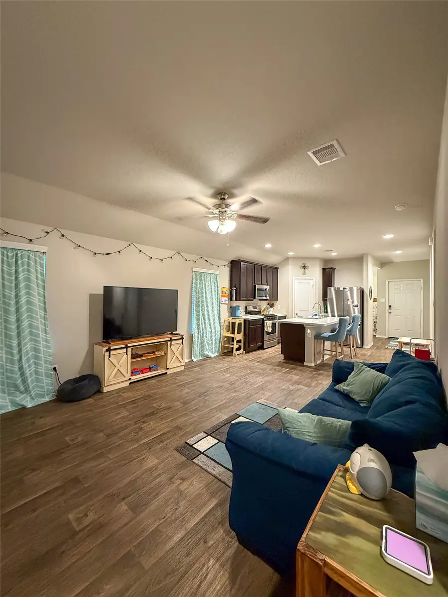 706 Zinnia Court, Rosharon, TX 77583 - Image #3