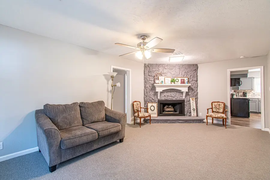 933 Mainland Drive, Texas City, TX 77590 - Image #3