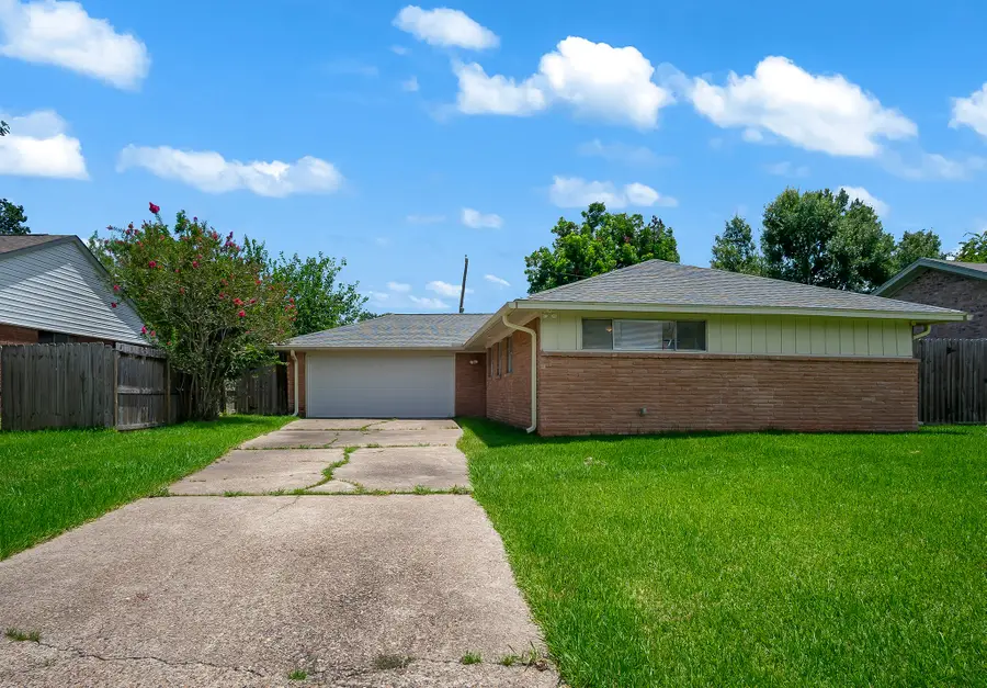 5404 Lorraine Drive, Baytown, TX 77521 - #2
