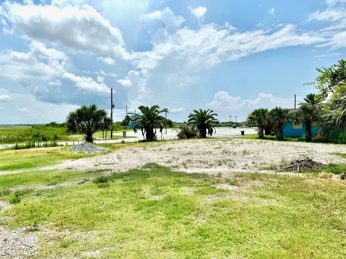 1250 Yacht Basin, Gilchrist, TX 77617 - Image #1