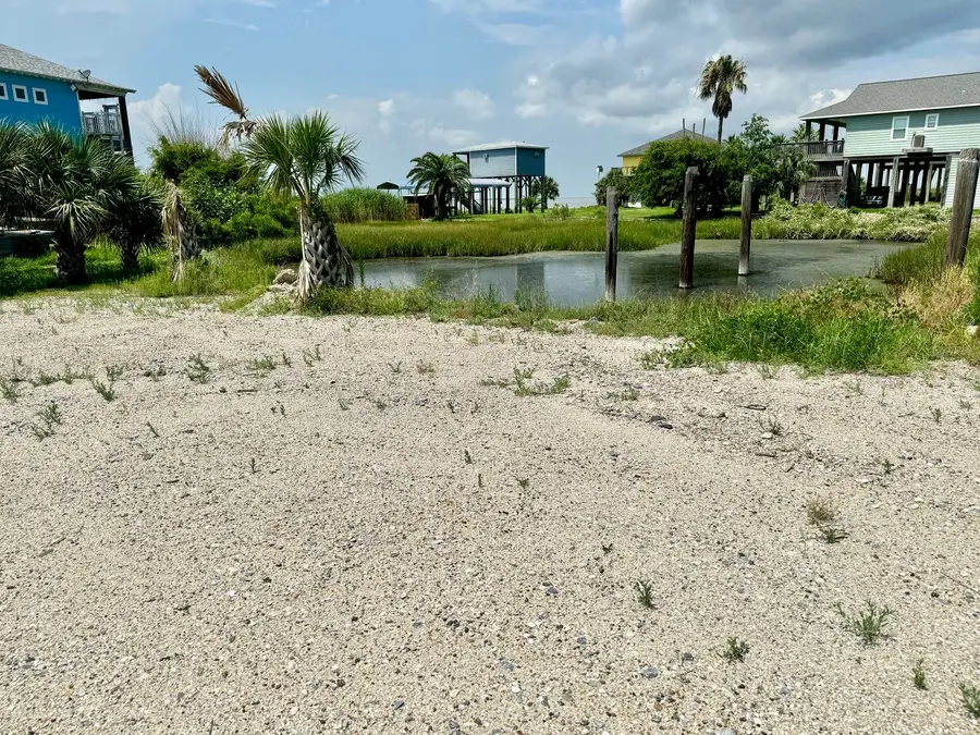 1250 Yacht Basin, Gilchrist, TX 77617 - Image #2