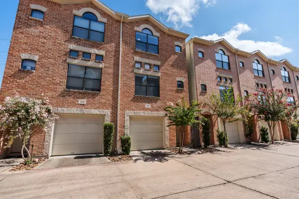 8715 Meadowcroft Drive #702, Houston, TX 77063