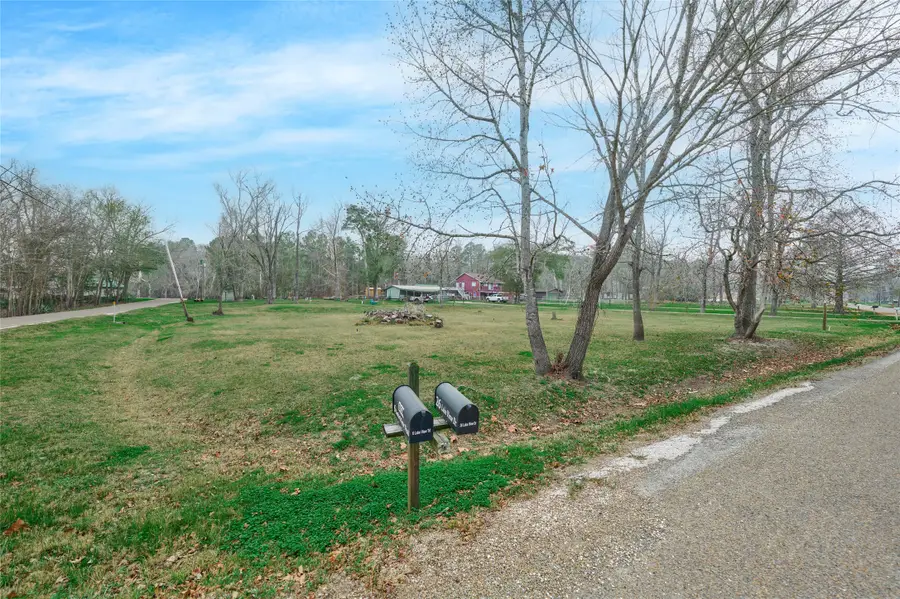 26 Lake View Drive, Huntsville, TX 77320 - Image #2