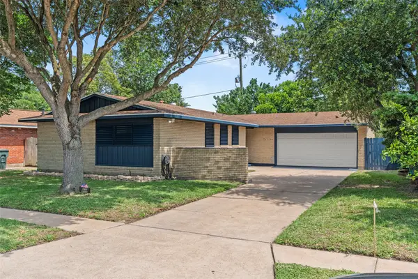 7009 Youpon Drive, Galveston, TX 77551