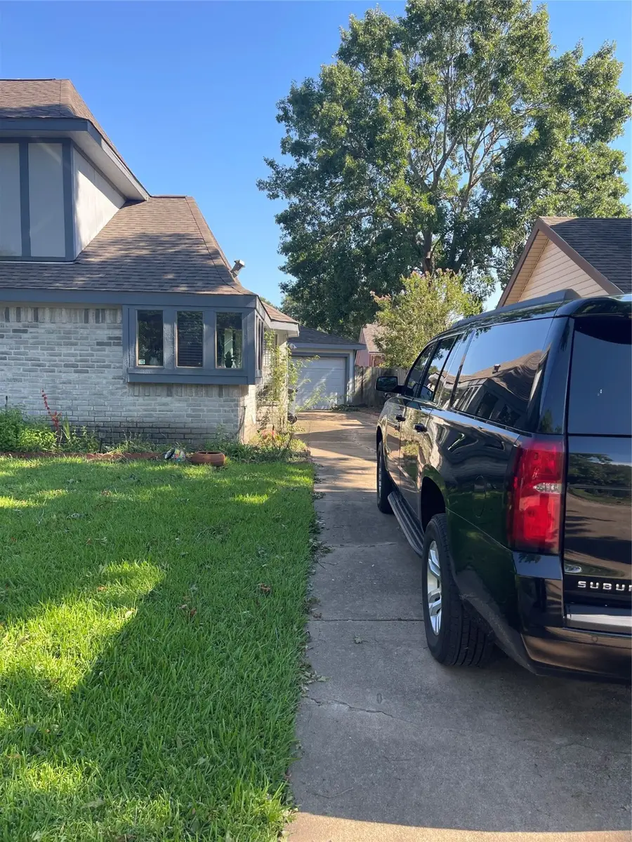 15115 Mira Vista Drive, Houston, TX 77083 - Image #2