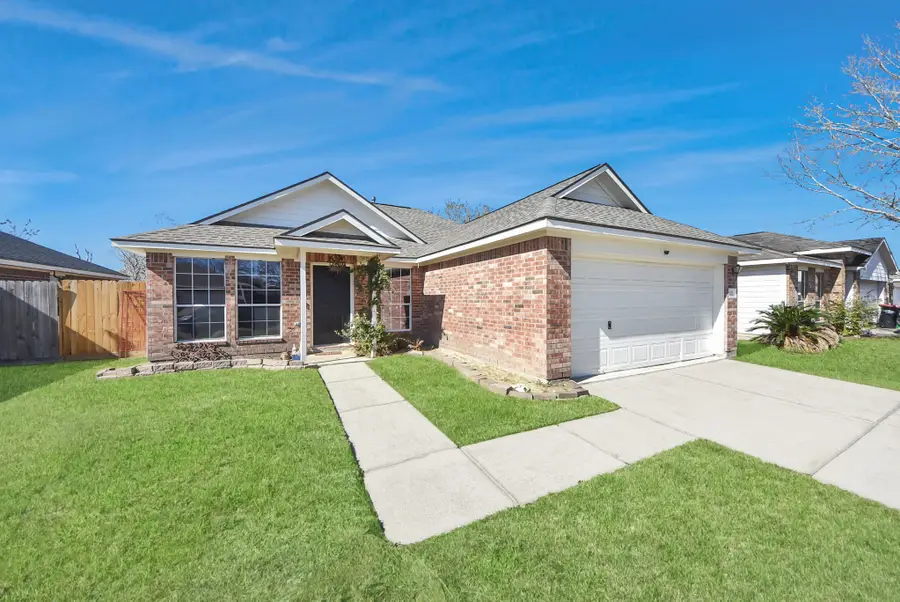 3223 Red Cedar Drive, Baytown, TX 77521 - Image #2