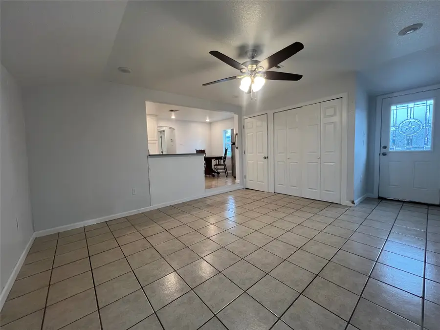 711 N Grimes Street, Giddings, TX 78942 - #3