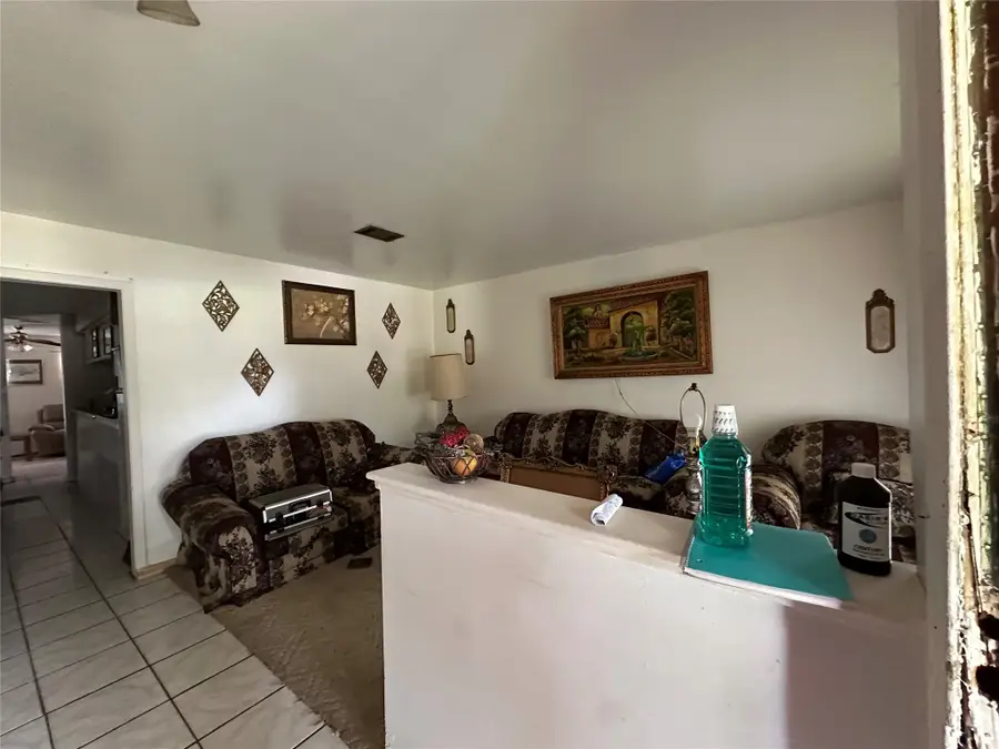 6215 Tiffany Drive, Houston, TX 77085 - Image #2