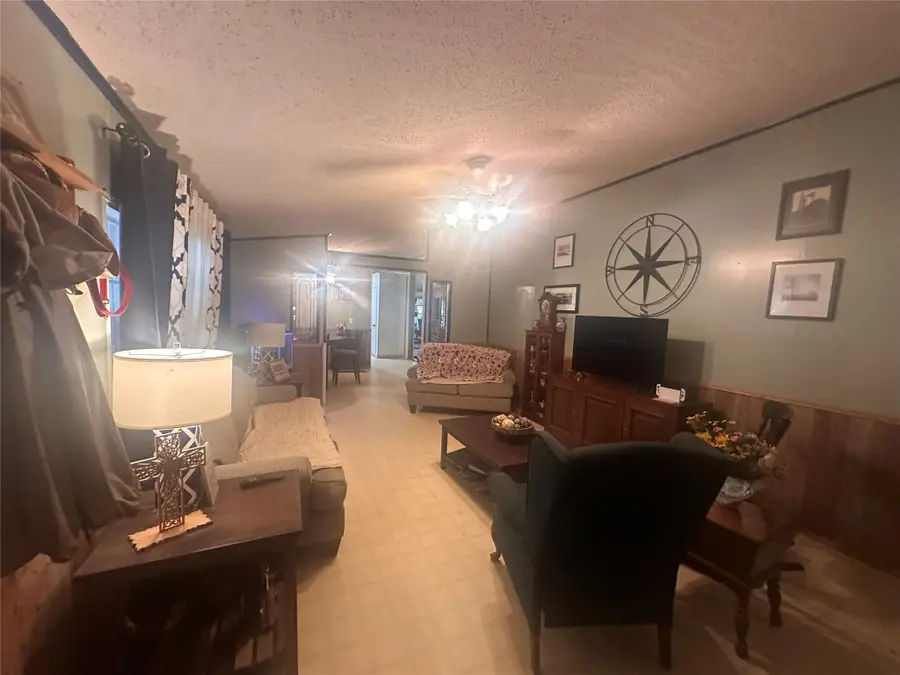 612 Byrd Salyer Road, Bay City, TX 77414 - Image #2