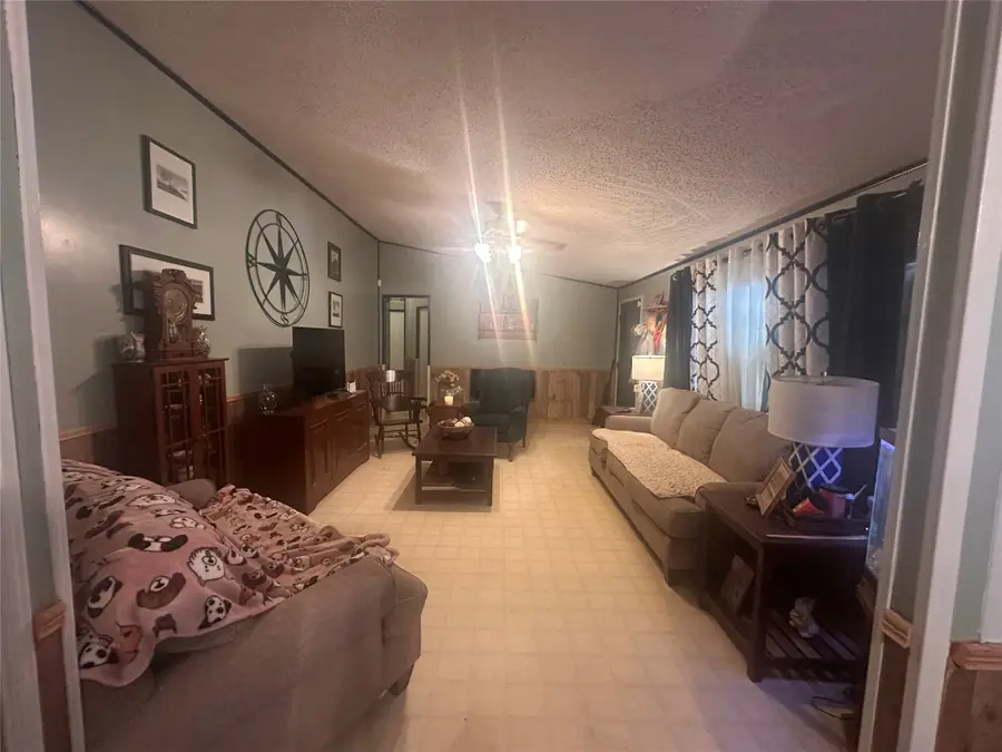 612 Byrd Salyer Road, Bay City, TX 77414 - Image #3