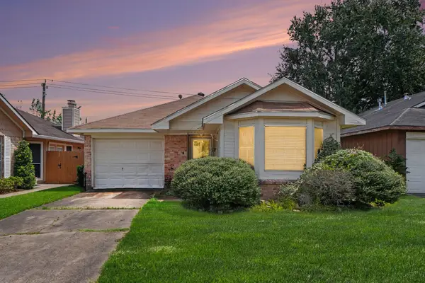 1917 Greenwood Drive, Rosenberg, TX 77471