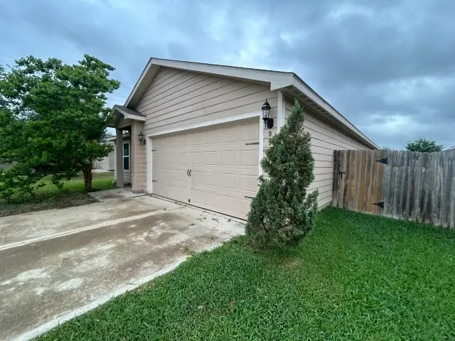 996 Lake View Circle W, Brookshire, TX 77423 - #2