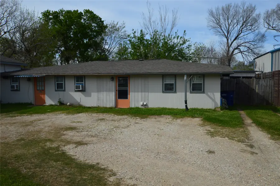 135 W 5th Street, Kemah, TX 77565 - #2