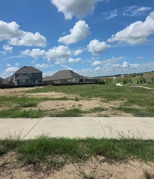 1311 Boehnke Pass, Brenham, TX 77833