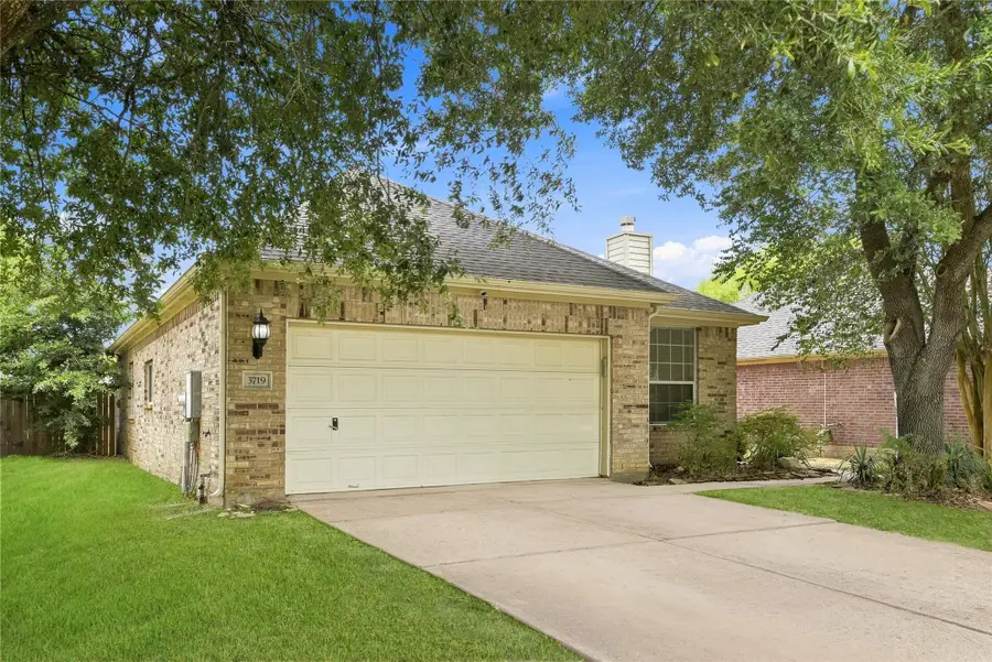 3719 Nichols Avenue, Dickinson, TX 77539 - #3