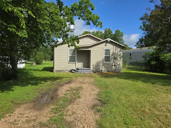 115 S Dallas Street, Bremond, TX 76629