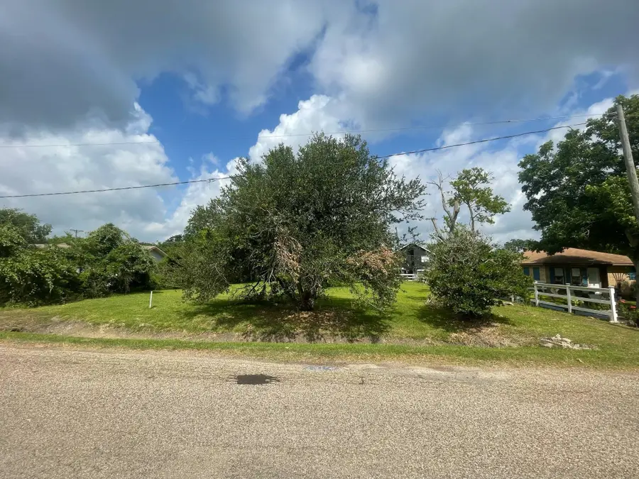 7006 Stewart Road, Hitchcock, TX 77563 - Image #2