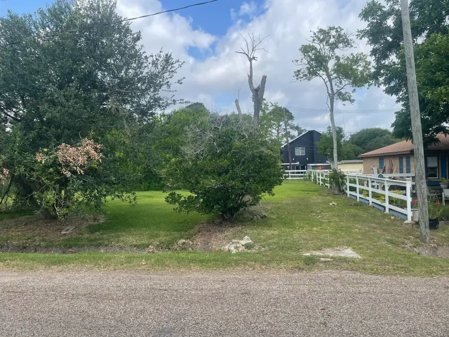 7006 Stewart Road, Hitchcock, TX 77563 - Image #3