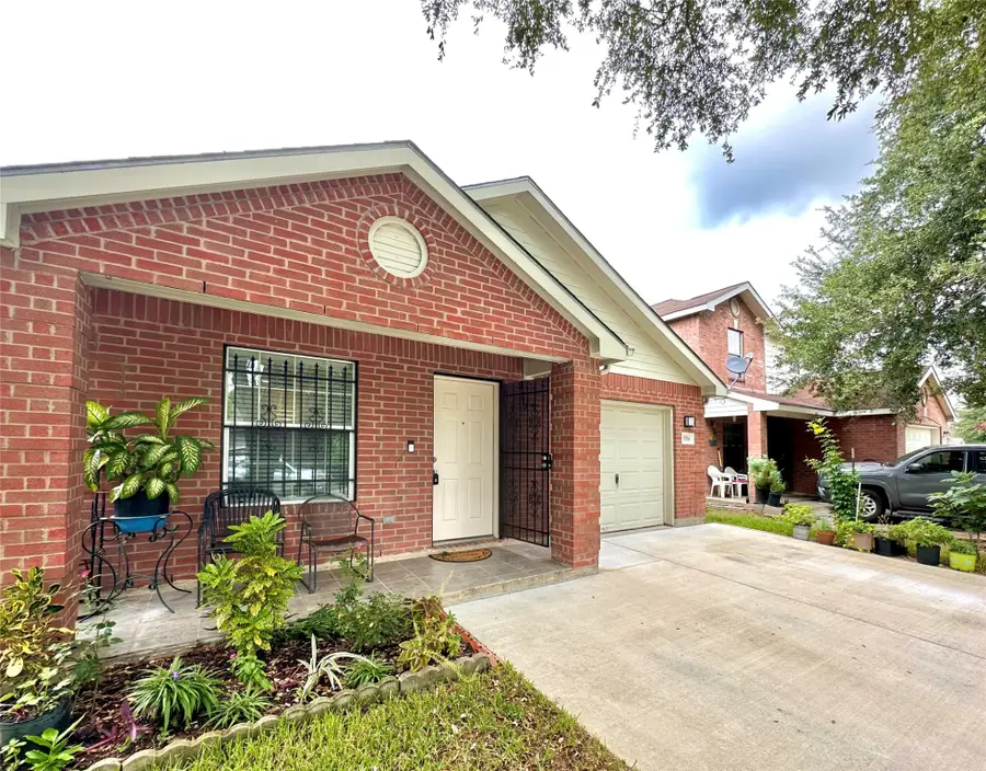 3314 Boynton, Drive, Houston, TX 77045 - Image #3