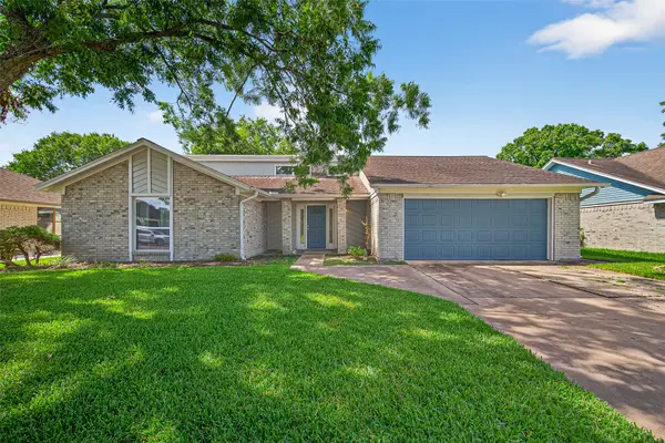 5225 Glenvalley Drive, La Porte, TX 77571