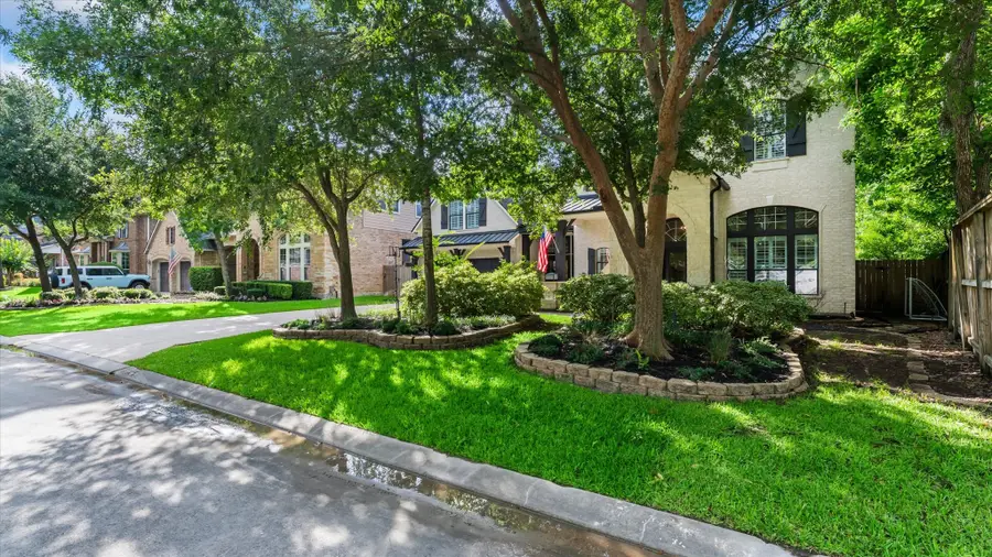 2 Winsome Path Circle, The Woodlands, TX 77382 - #2