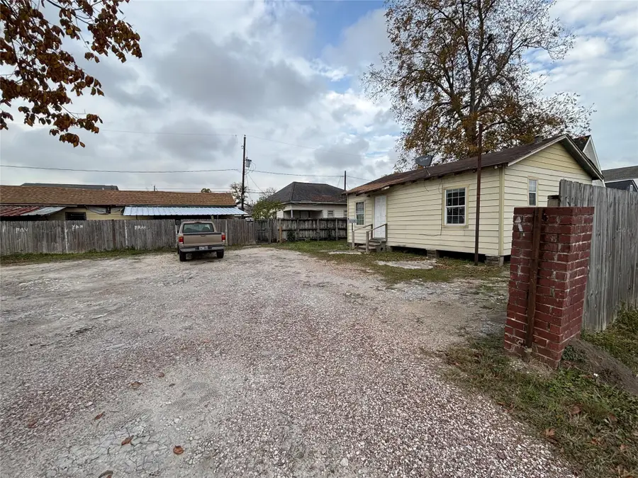 127 E 43rd Street, Houston, TX 77018 - Image #3