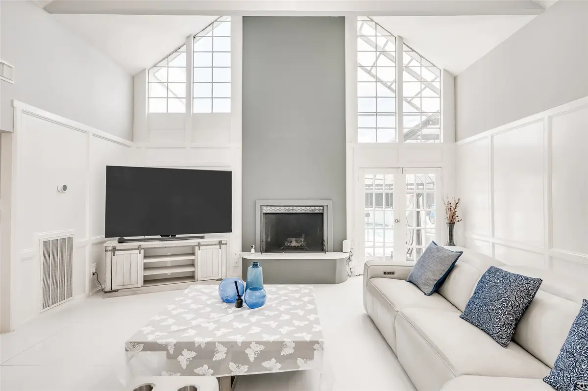 611 Montclair Boulevard, Sugar Land, TX 77478 - Image #1