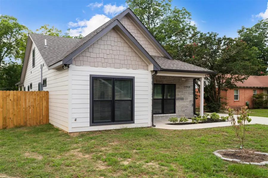 129 S Grace Street, Crockett, TX 75835 - Image #2