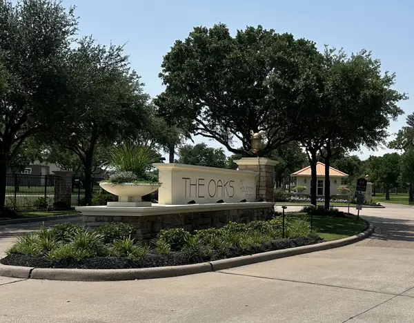 6327 Redfish Reef Drive, Baytown, TX 77523