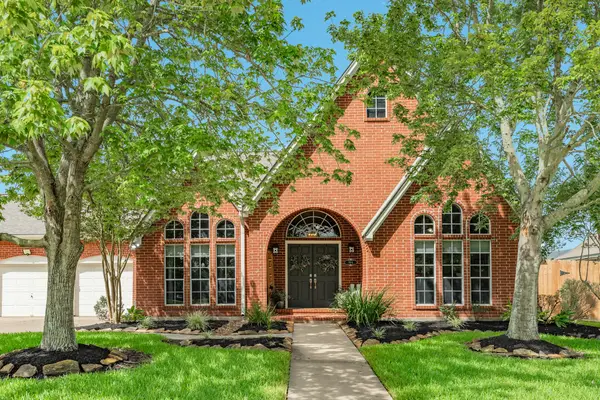 914 Oleander Street, Lake Jackson, TX 77566