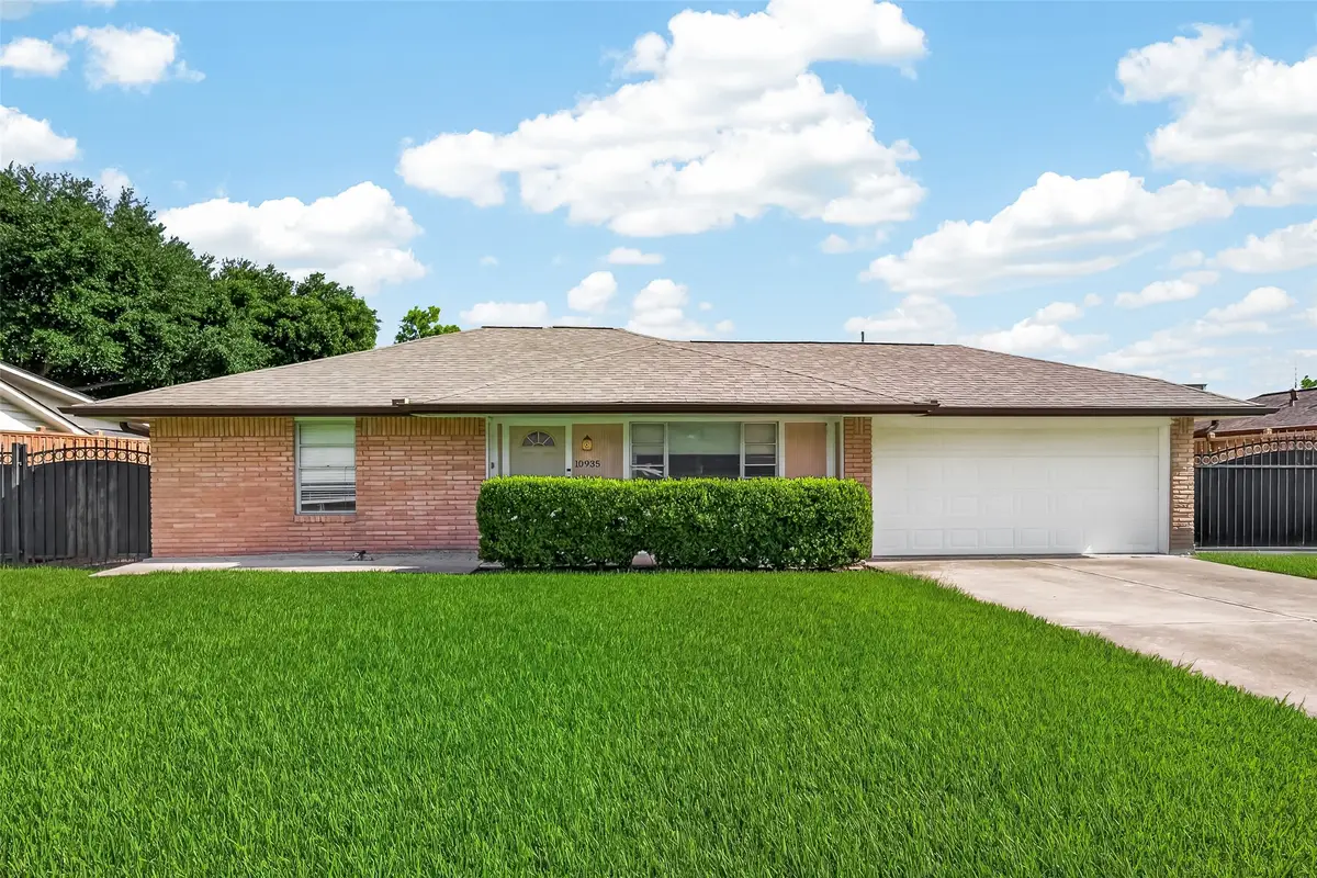 10935 Timberoak Drive, Houston, TX 77043 - #1