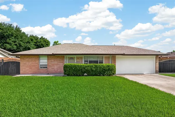 10935 Timberoak Drive, Houston, TX 77043