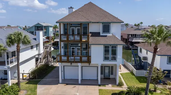 1414 Lotus Drive, Tiki Island, TX 77554