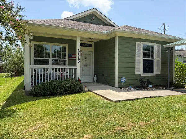 2115 11th Avenue N, Texas City, TX 77590