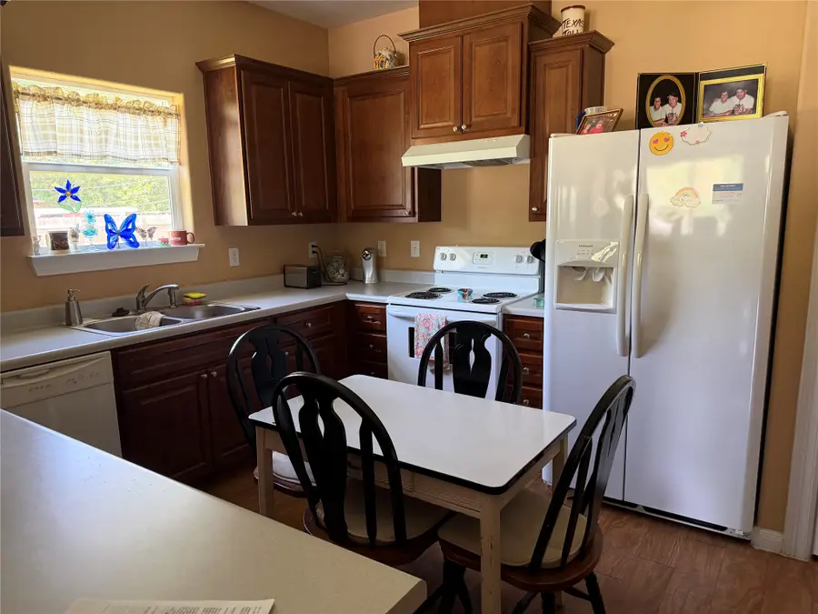 2115 11th Avenue N, Texas City, TX 77590 - #3