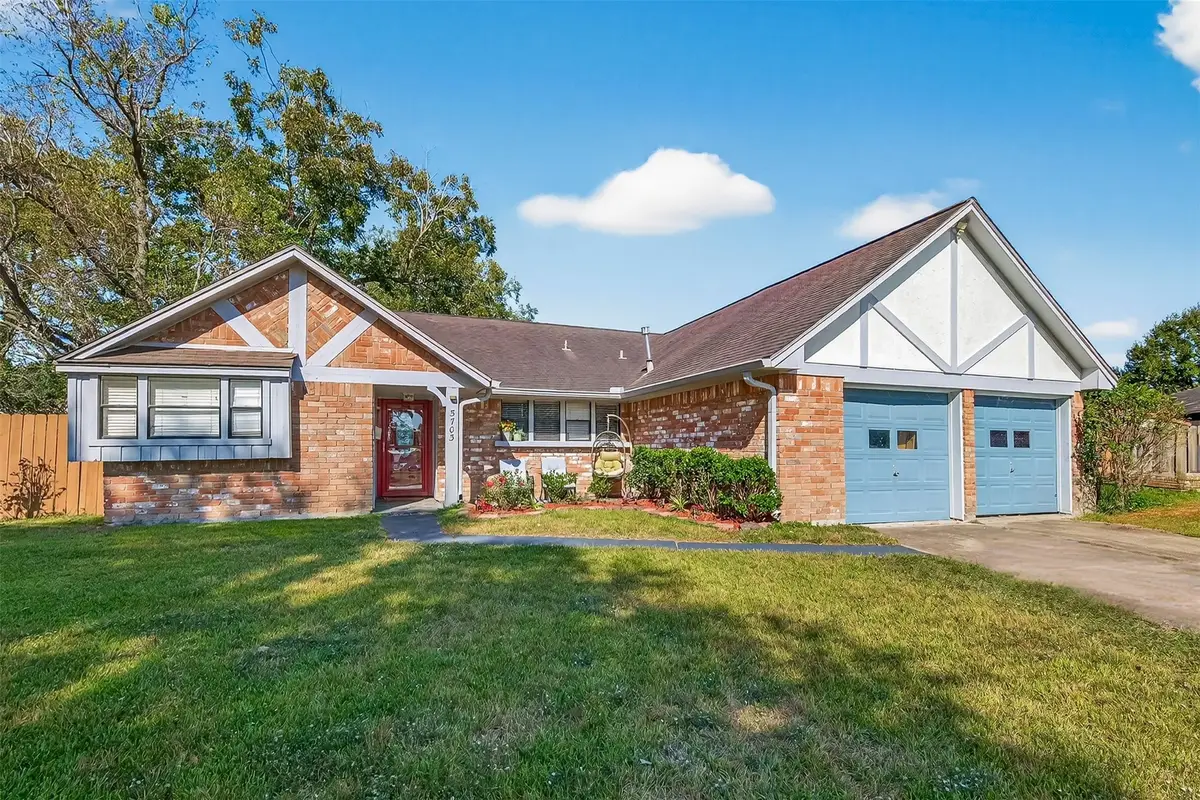 5703 Woodville Lane, Pearland, TX 77584 - Image #1