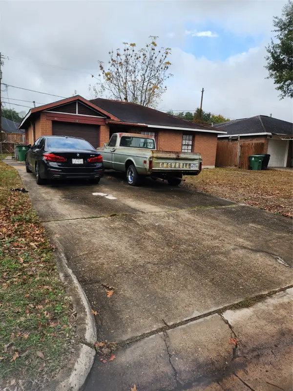 203 Woodard, Houston, TX 77009