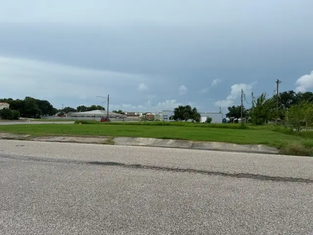 1119 6th St N Street N, Texas City, TX 77590 - #2