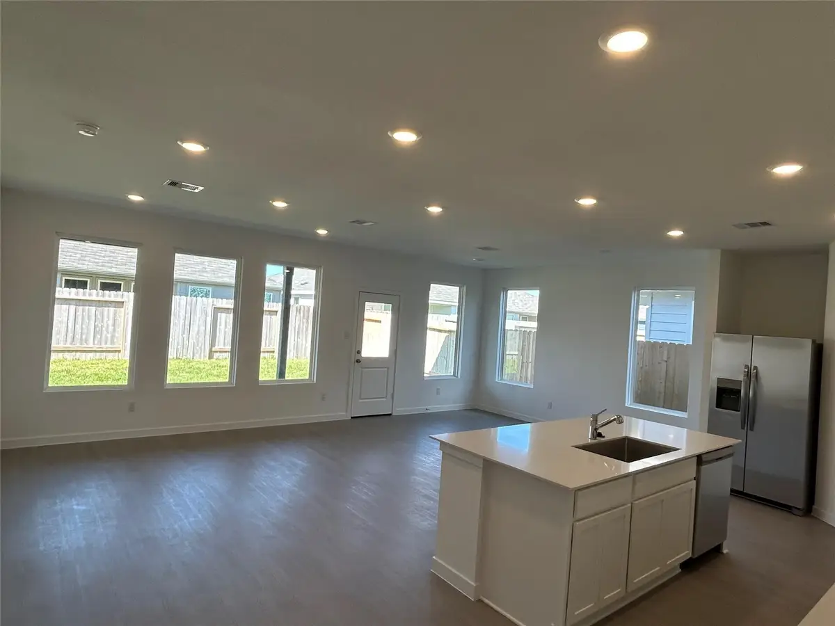 2047 Emerald Lake Trail, Dayton, TX 77535 - Image #1