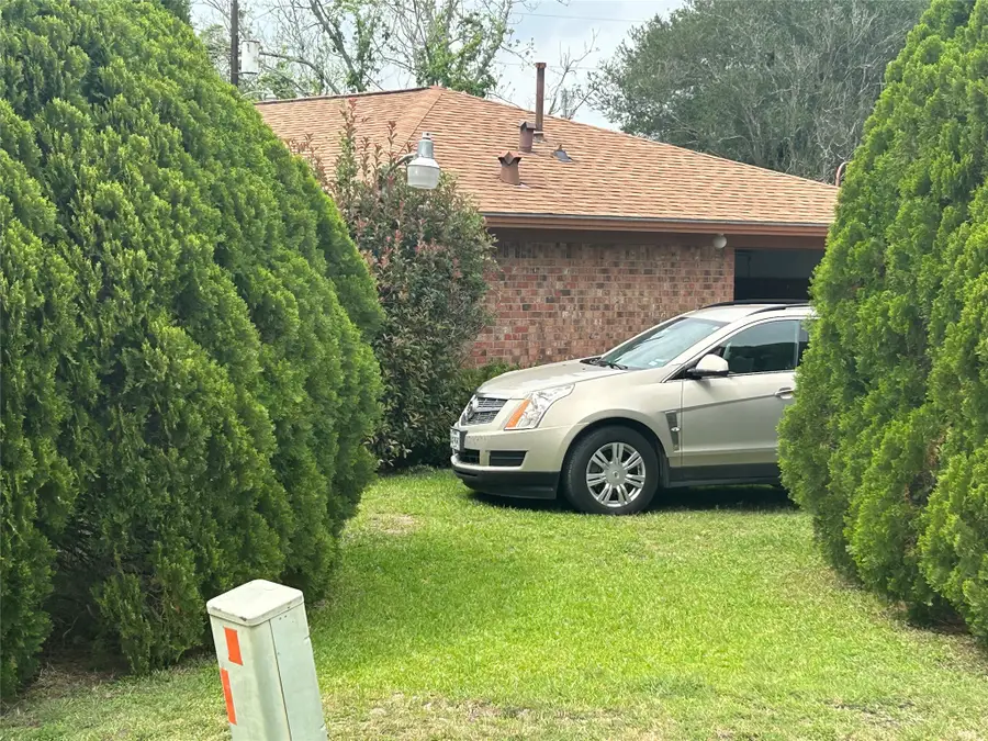 279 4th Street N, Van Vleck, TX 77482 - #3