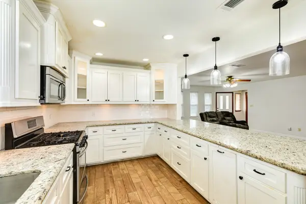 52 S Bachelor Button Street, Lake Jackson, TX 77566