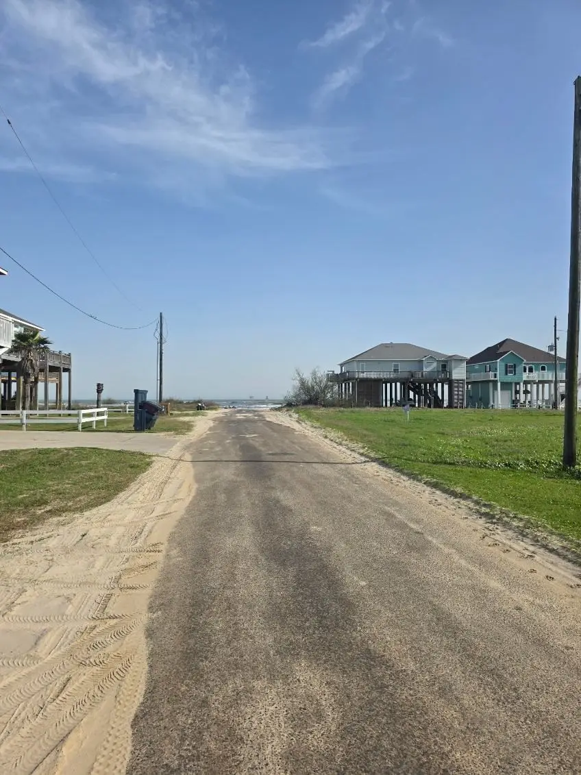 889 Sea Spray Drive, Crystal Beach, TX 77650 - #3