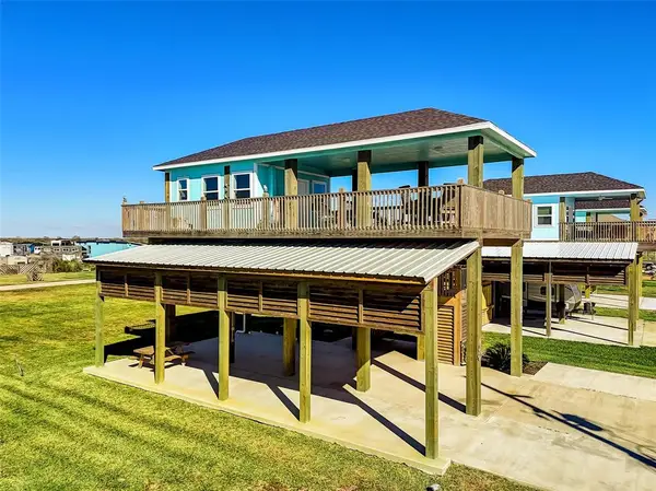 109 Ocean Tide Drive, Crystal Beach, TX 77650