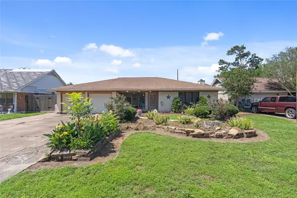 2521 Pickerton Drive, Deer Park, TX 77536