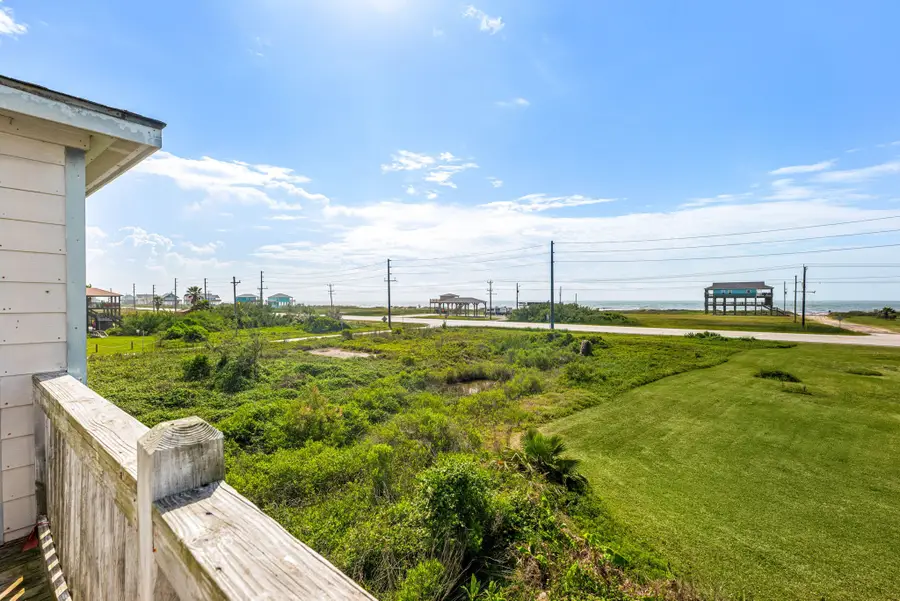 1018 Dolphin Road, Gilchrist, TX 77617 - #2