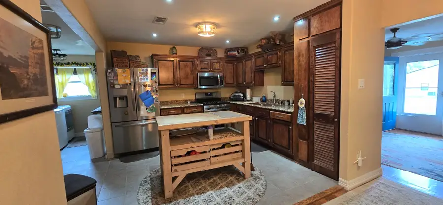1206 Nelson Street, Yoakum, TX 77995 - #2