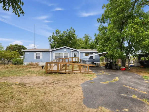 1708 W Frank Street, Grand Saline, TX 75140