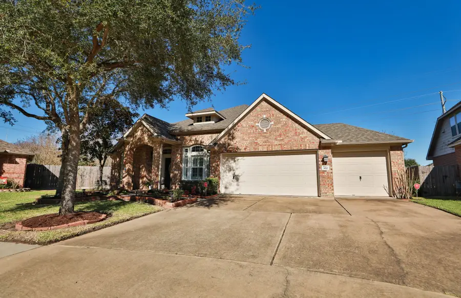 852 Shoal Pointe Lane, League City, TX 77573 - Image #3