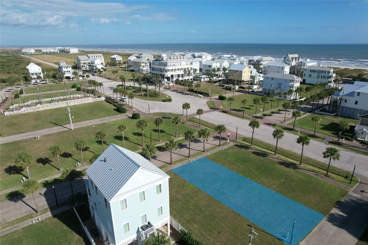 625 Ramsar Road, Galveston, TX 77550 - Image #1